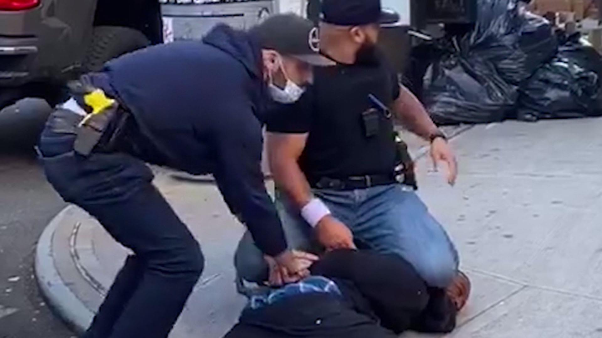 Video Shows Nypd Officer Punching Man After Alleged Social