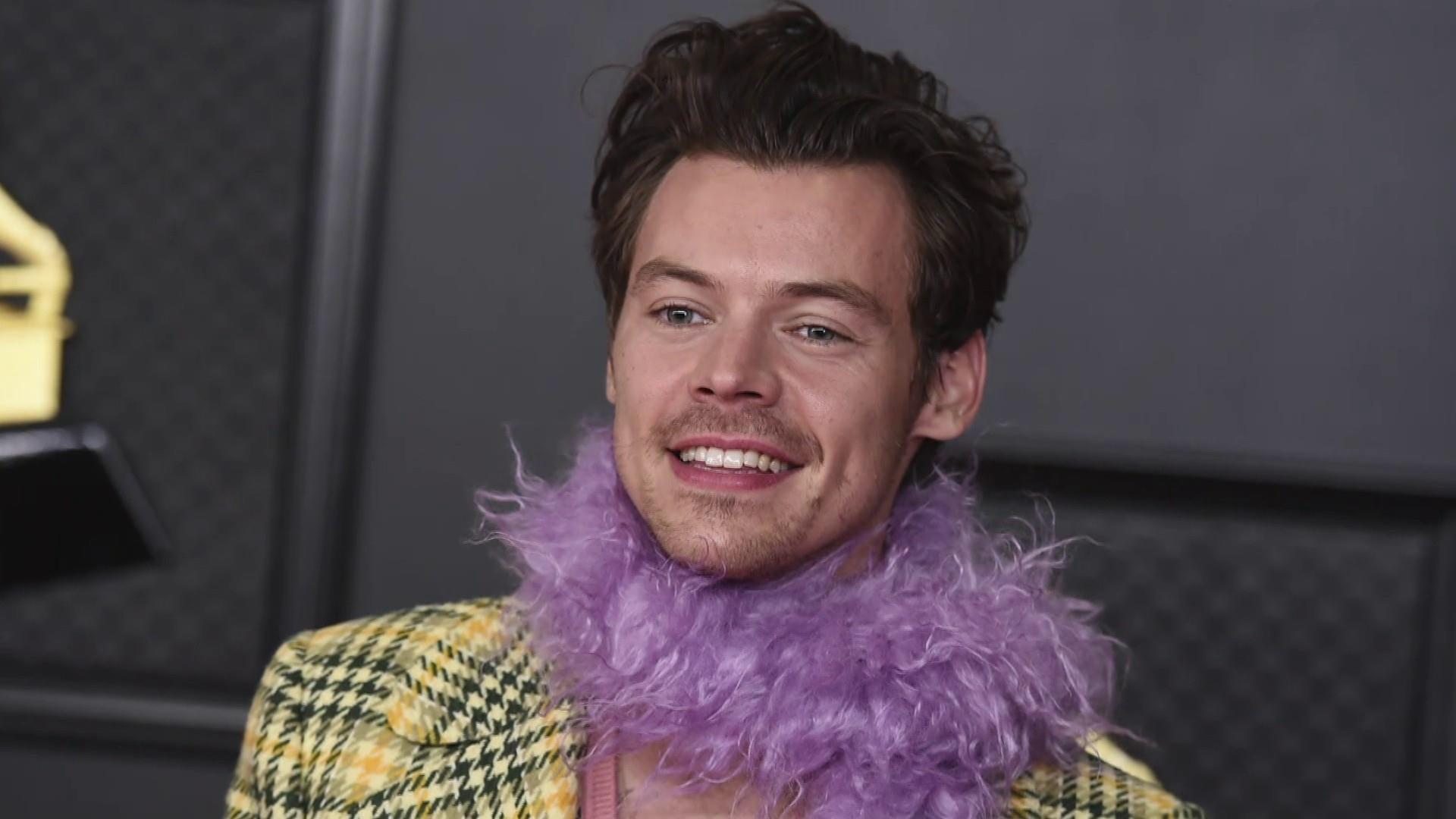 Feather boas are trending, thanks to Harry Styles' Grammys look