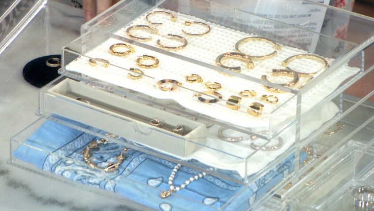 silver jewelry store