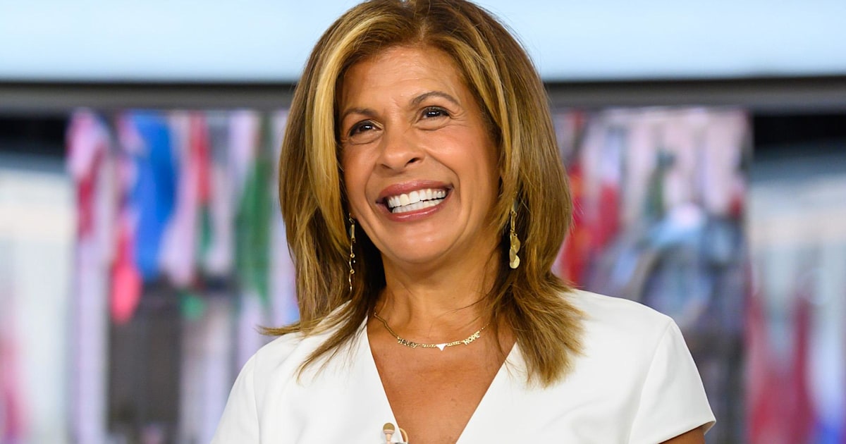 Elementary schoolers read inspiring quotes from Hoda's new book
